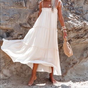 Vici tired midi dress